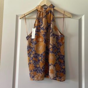 Cupcakes and Cashmere sleeveless top 🌿